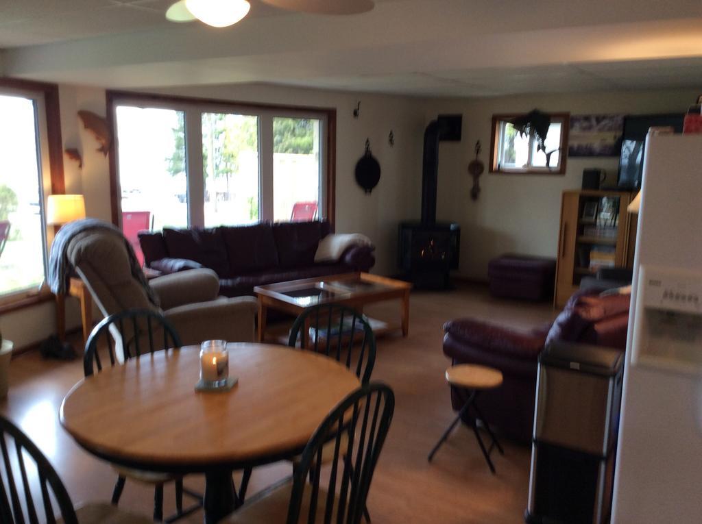 N' This On The Bay -Vacation Suite Wiarton Bagian luar foto