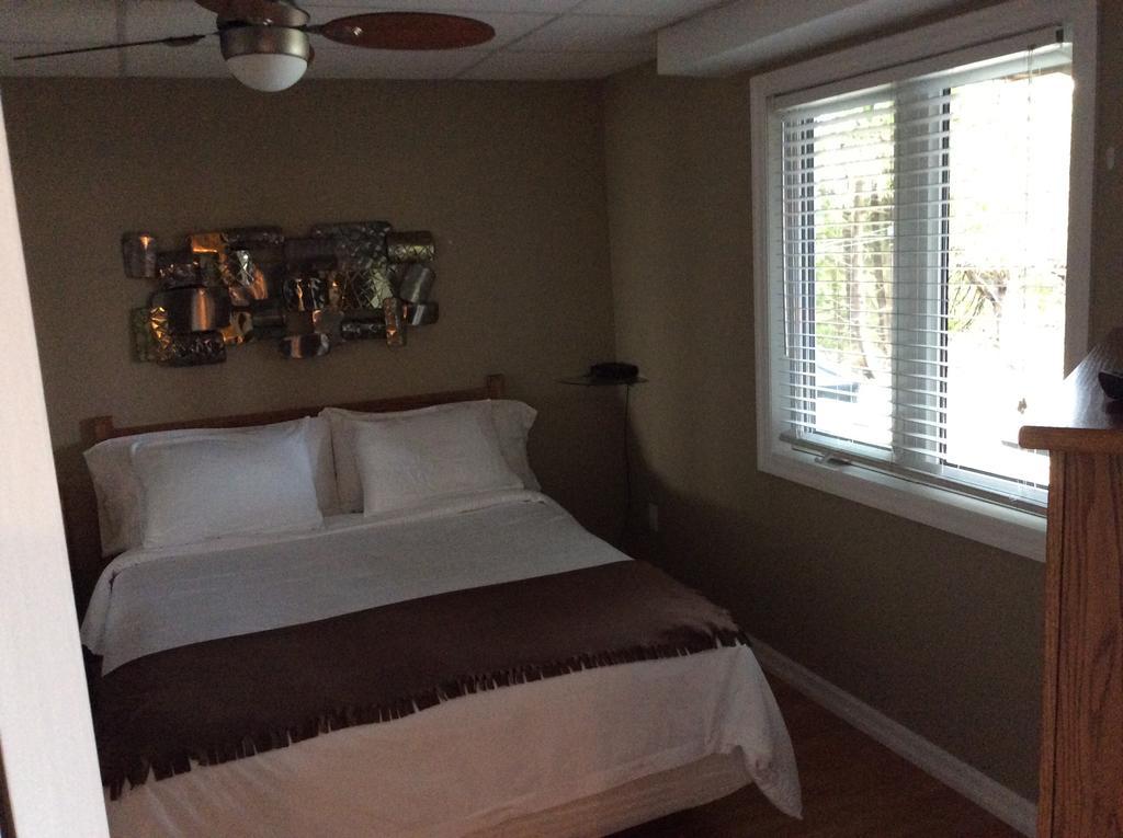 N' This On The Bay -Vacation Suite Wiarton Bagian luar foto