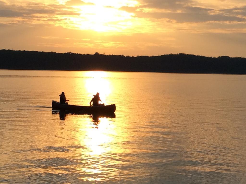N' This On The Bay -Vacation Suite Wiarton Bagian luar foto