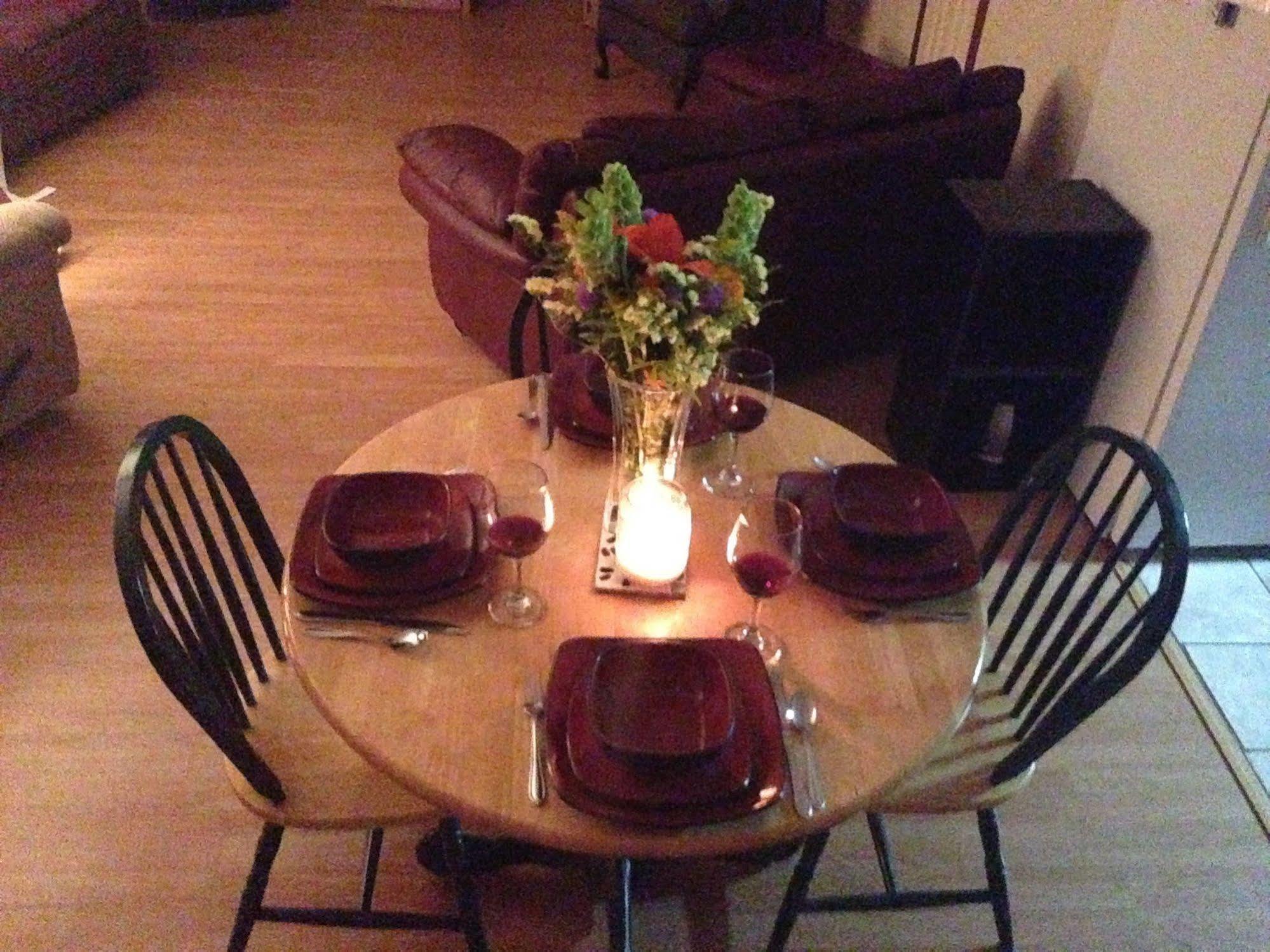 N' This On The Bay -Vacation Suite Wiarton Bagian luar foto