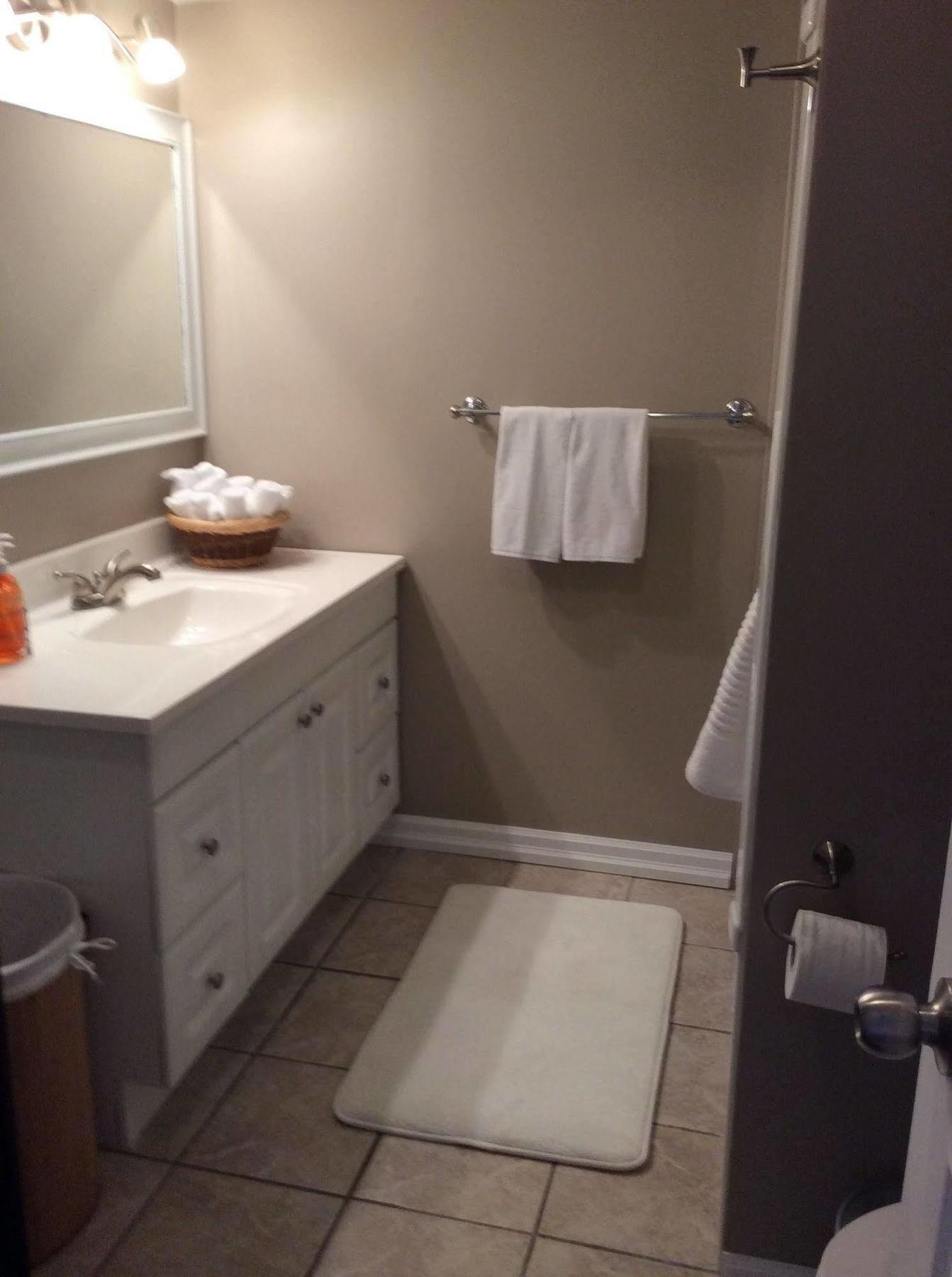 N' This On The Bay -Vacation Suite Wiarton Bagian luar foto