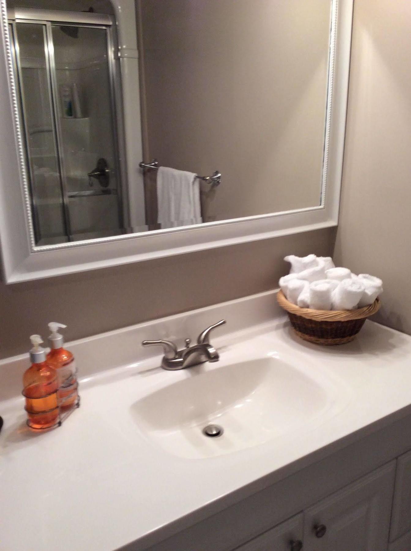 N' This On The Bay -Vacation Suite Wiarton Bagian luar foto