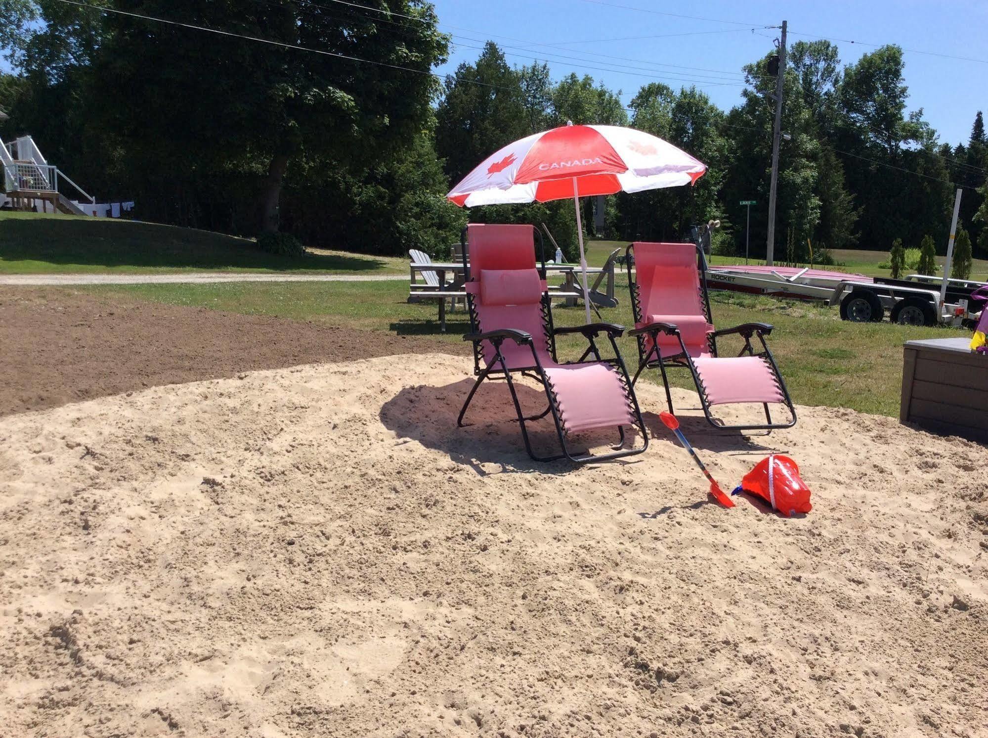 N' This On The Bay -Vacation Suite Wiarton Bagian luar foto