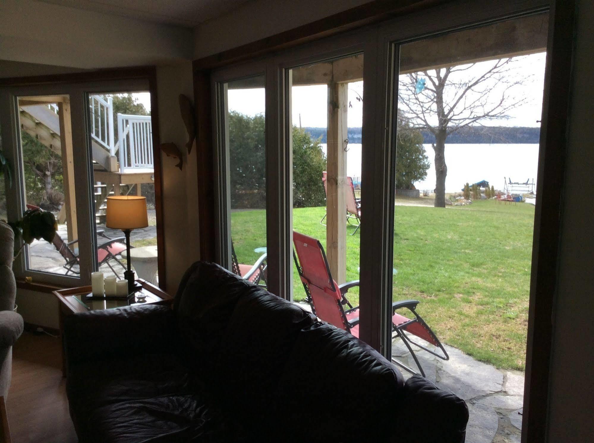 N' This On The Bay -Vacation Suite Wiarton Bagian luar foto